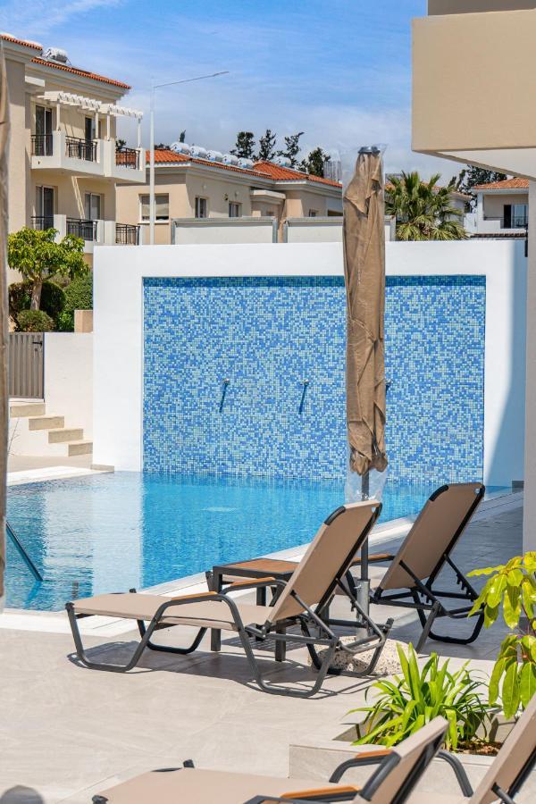 Adolina Apartments By Ezoria Villas Pafos Dış mekan fotoğraf