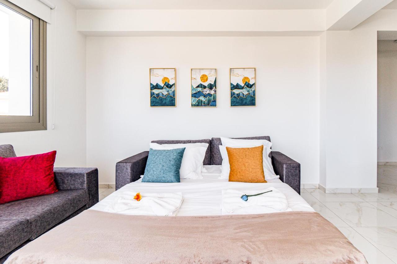 Adolina Apartments By Ezoria Villas Pafos Dış mekan fotoğraf