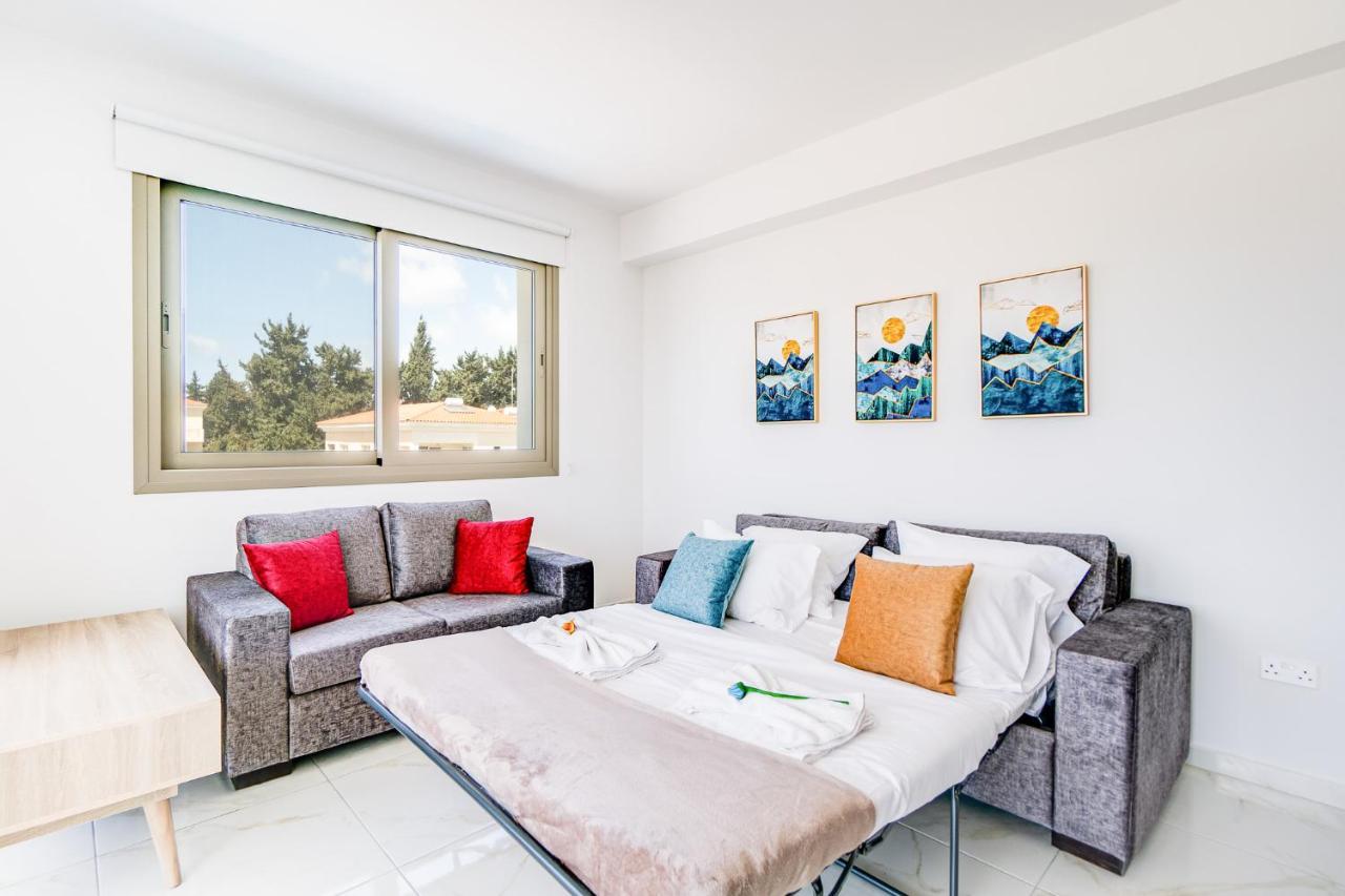 Adolina Apartments By Ezoria Villas Pafos Dış mekan fotoğraf