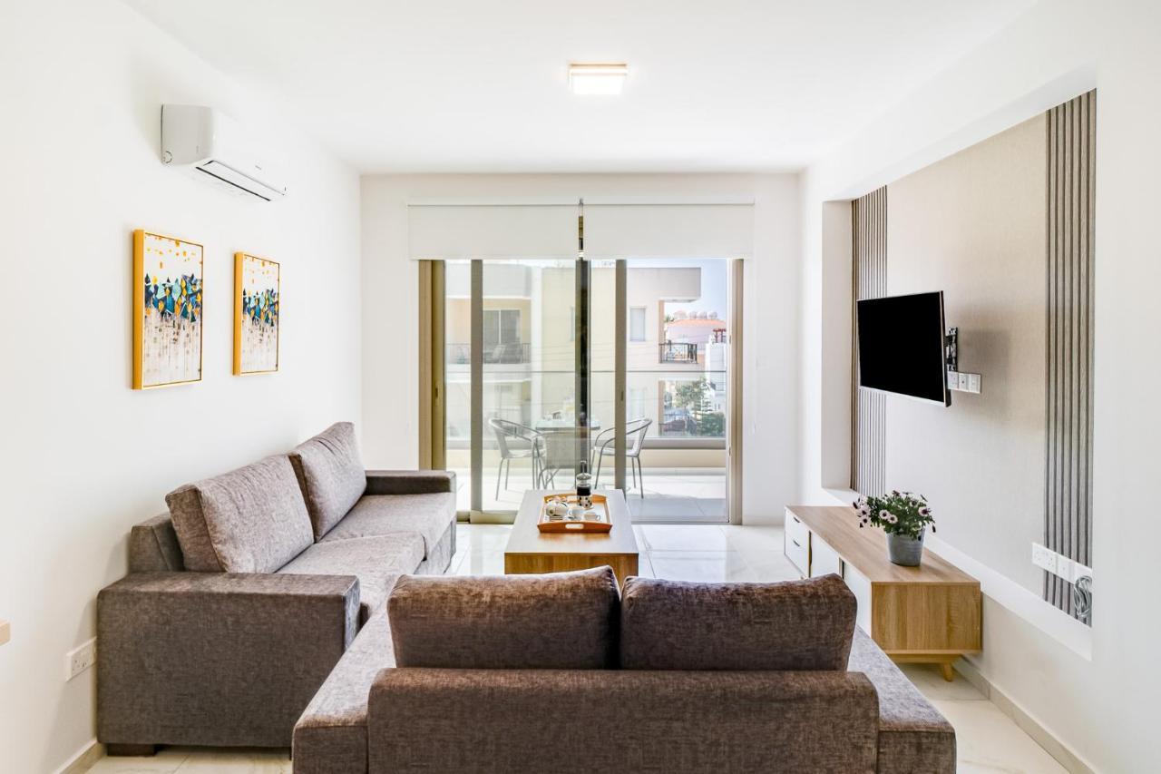 Adolina Apartments By Ezoria Villas Pafos Dış mekan fotoğraf