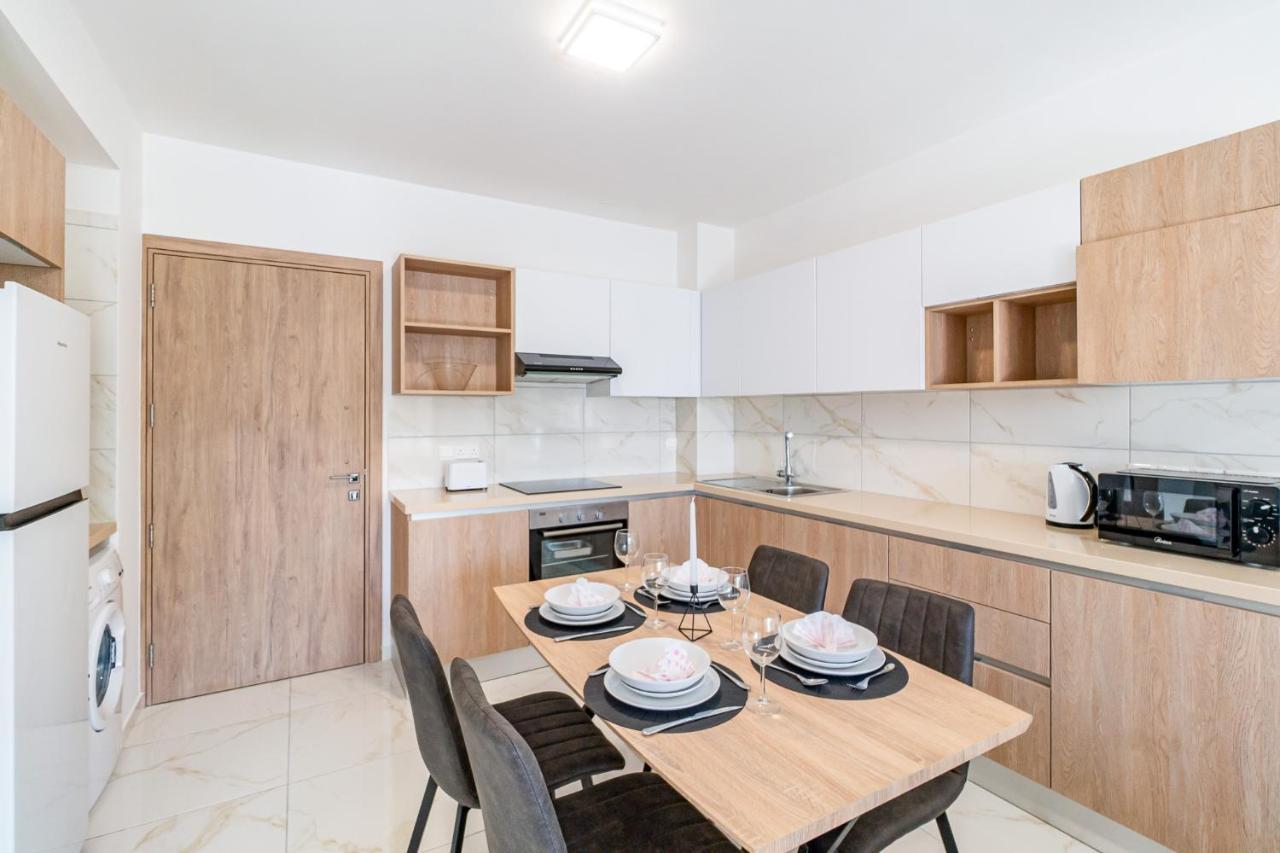 Adolina Apartments By Ezoria Villas Pafos Dış mekan fotoğraf