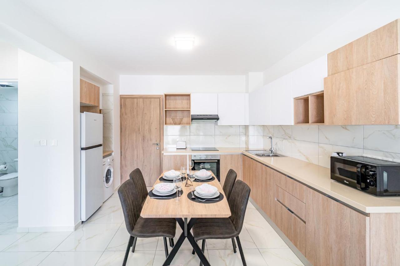 Adolina Apartments By Ezoria Villas Pafos Dış mekan fotoğraf