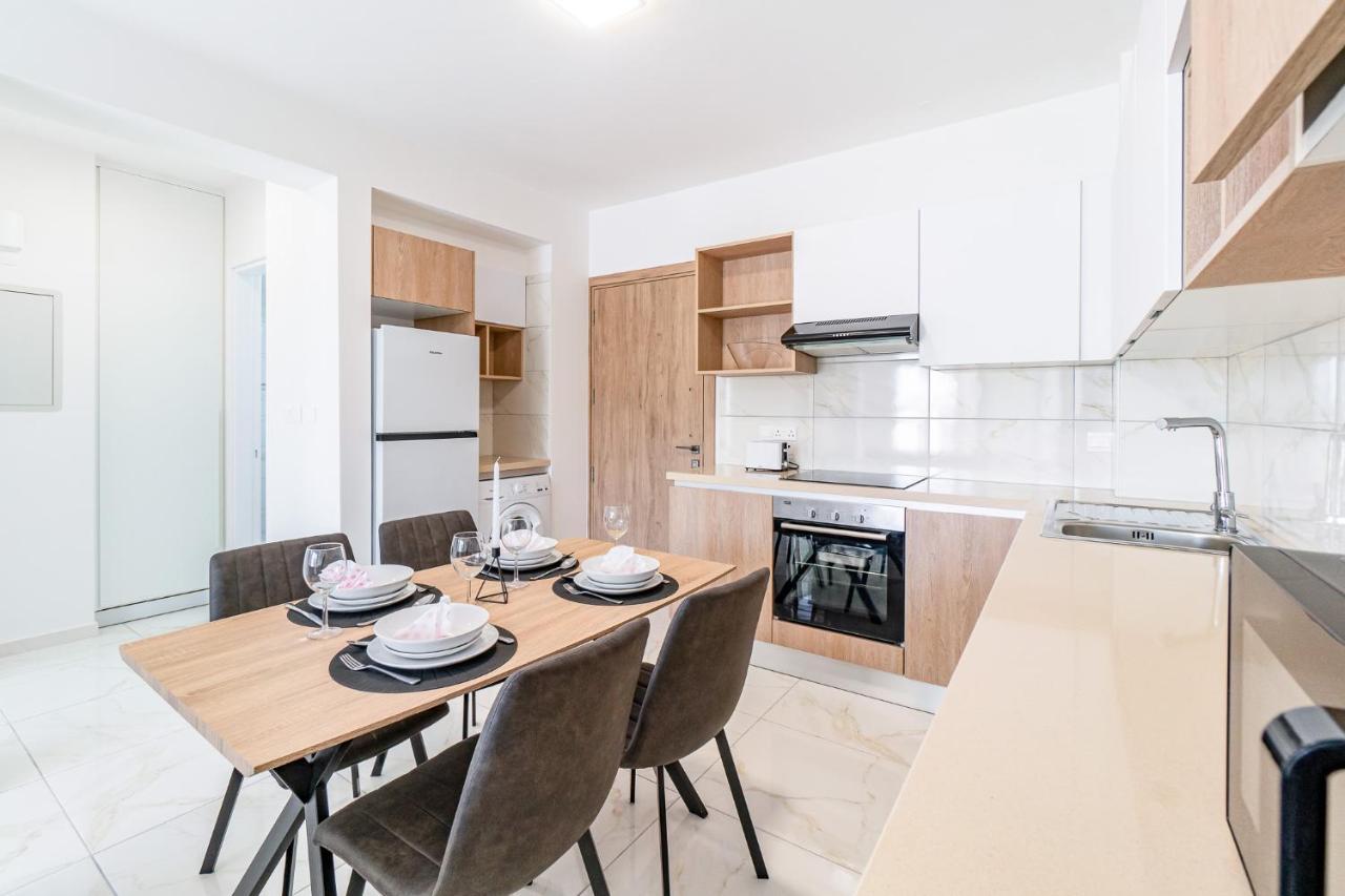 Adolina Apartments By Ezoria Villas Pafos Dış mekan fotoğraf