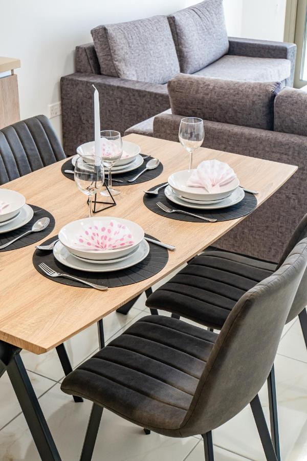 Adolina Apartments By Ezoria Villas Pafos Dış mekan fotoğraf