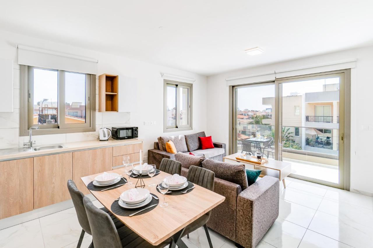 Adolina Apartments By Ezoria Villas Pafos Dış mekan fotoğraf