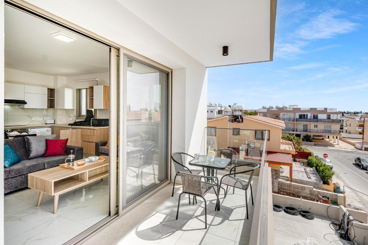 Adolina Apartments By Ezoria Villas Pafos Dış mekan fotoğraf