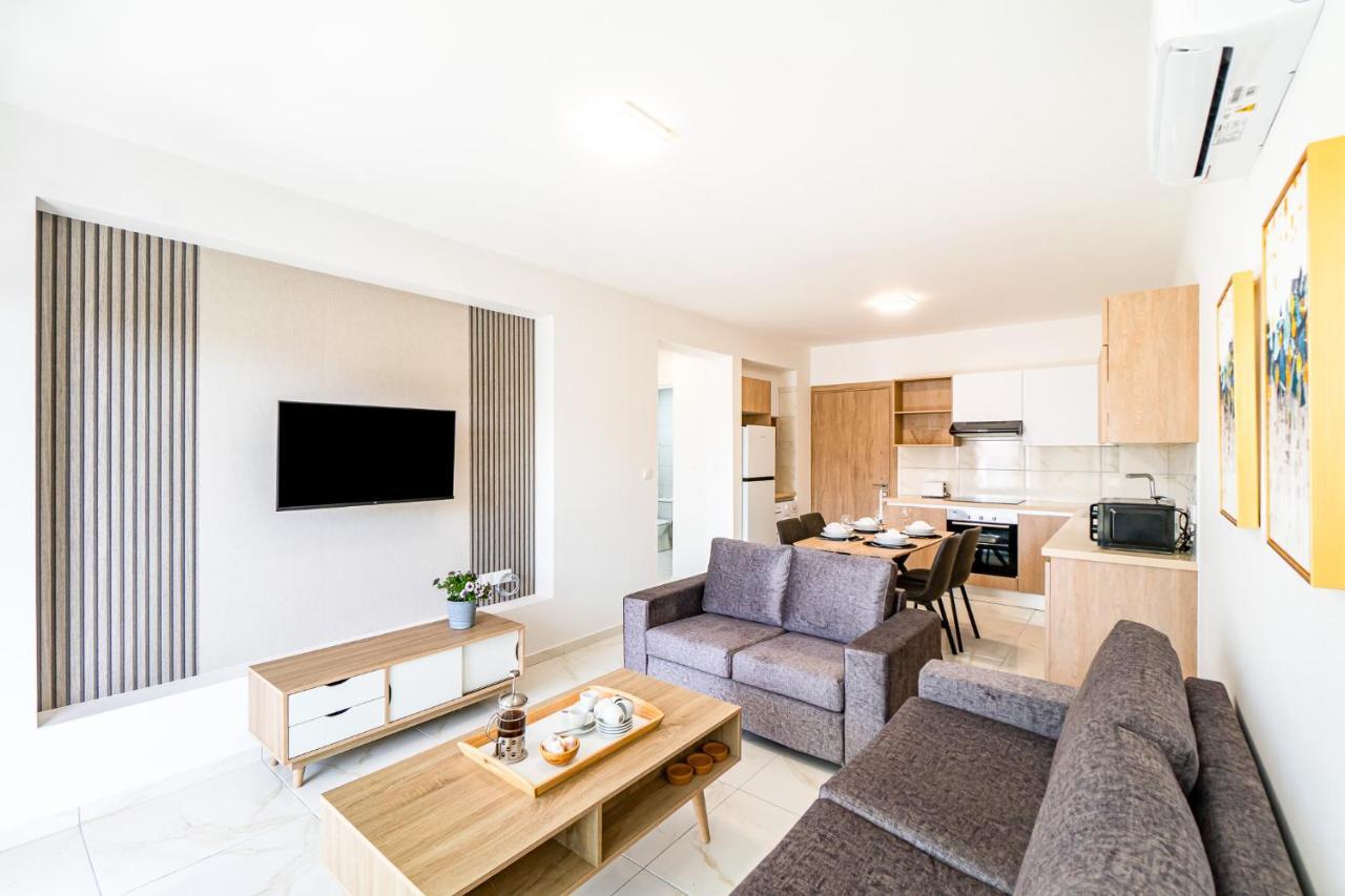 Adolina Apartments By Ezoria Villas Pafos Dış mekan fotoğraf